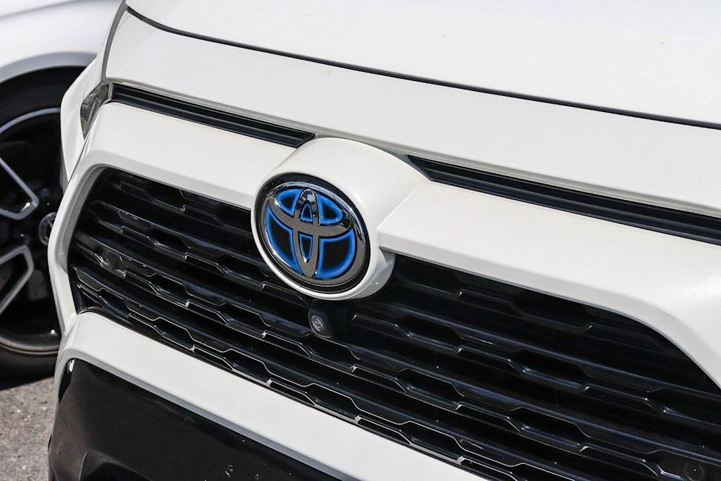 Thumbnail: 2022 Toyota RAV4 - 4