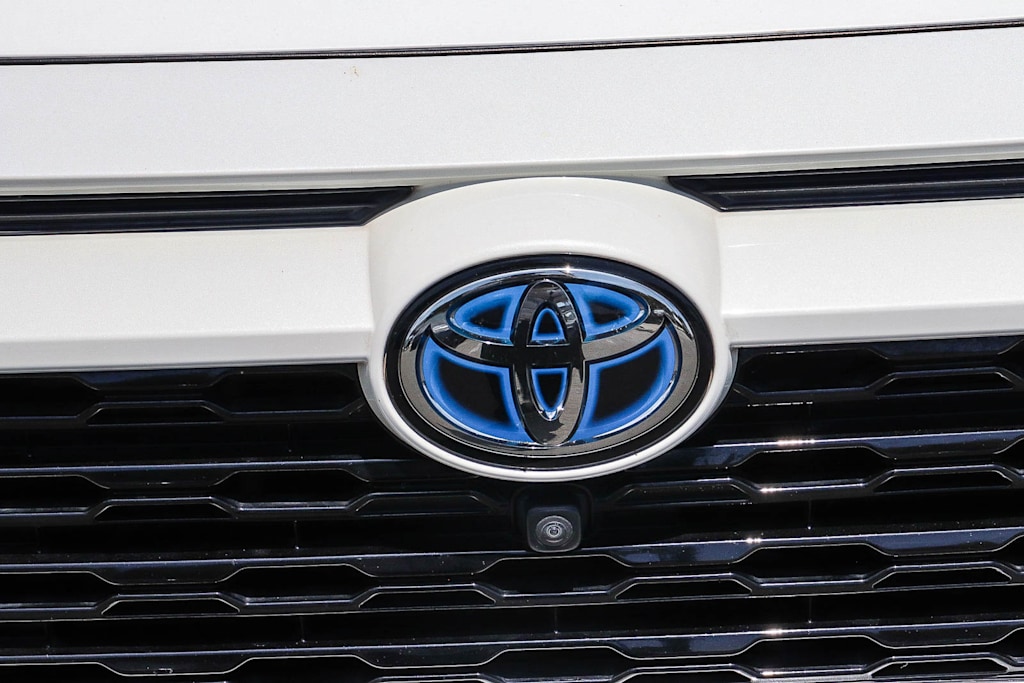 Thumbnail: 2022 Toyota RAV4 - 22