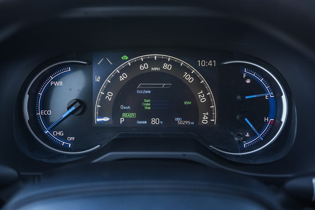 Thumbnail: 2025 Toyota RAV4 - 16