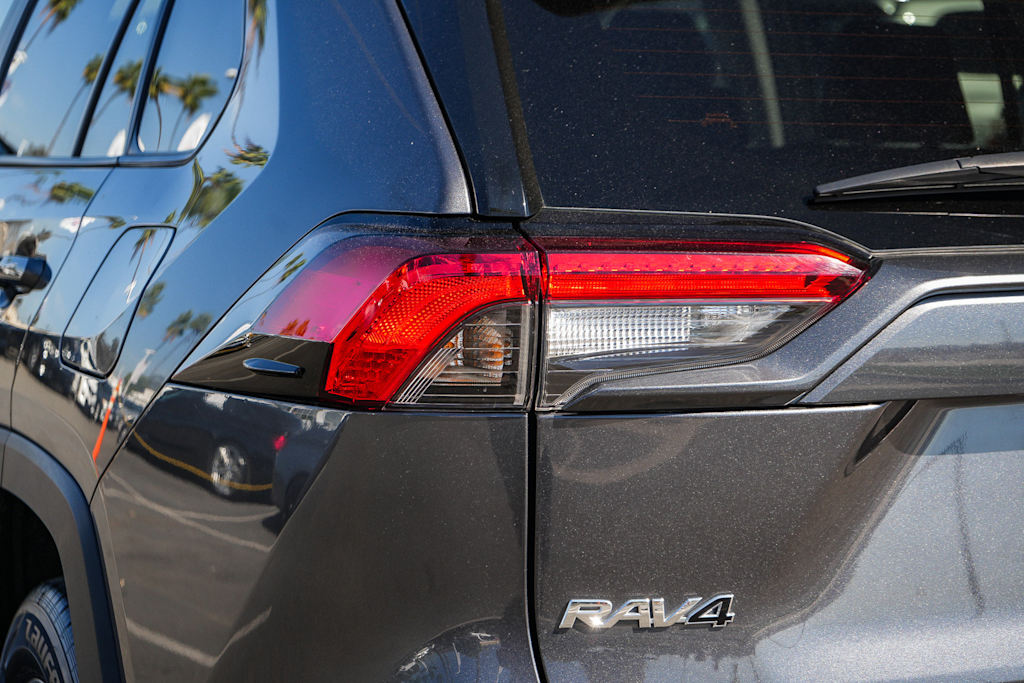Thumbnail: 2025 Toyota RAV4 - 21
