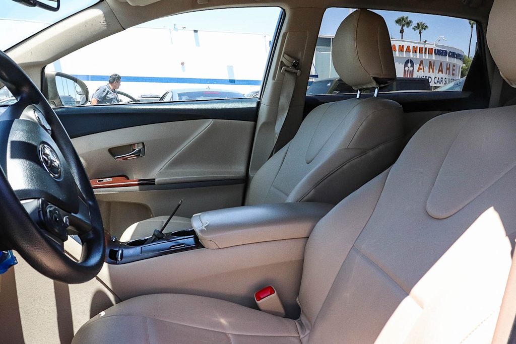 Thumbnail: 2013 Toyota Venza - 9