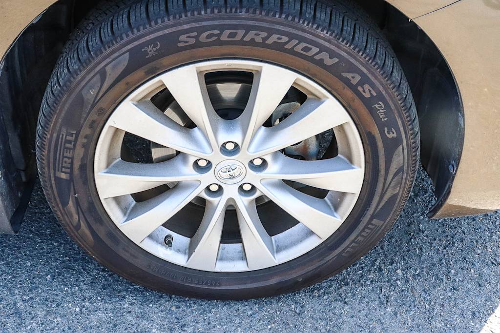 Thumbnail: 2013 Toyota Venza - 18