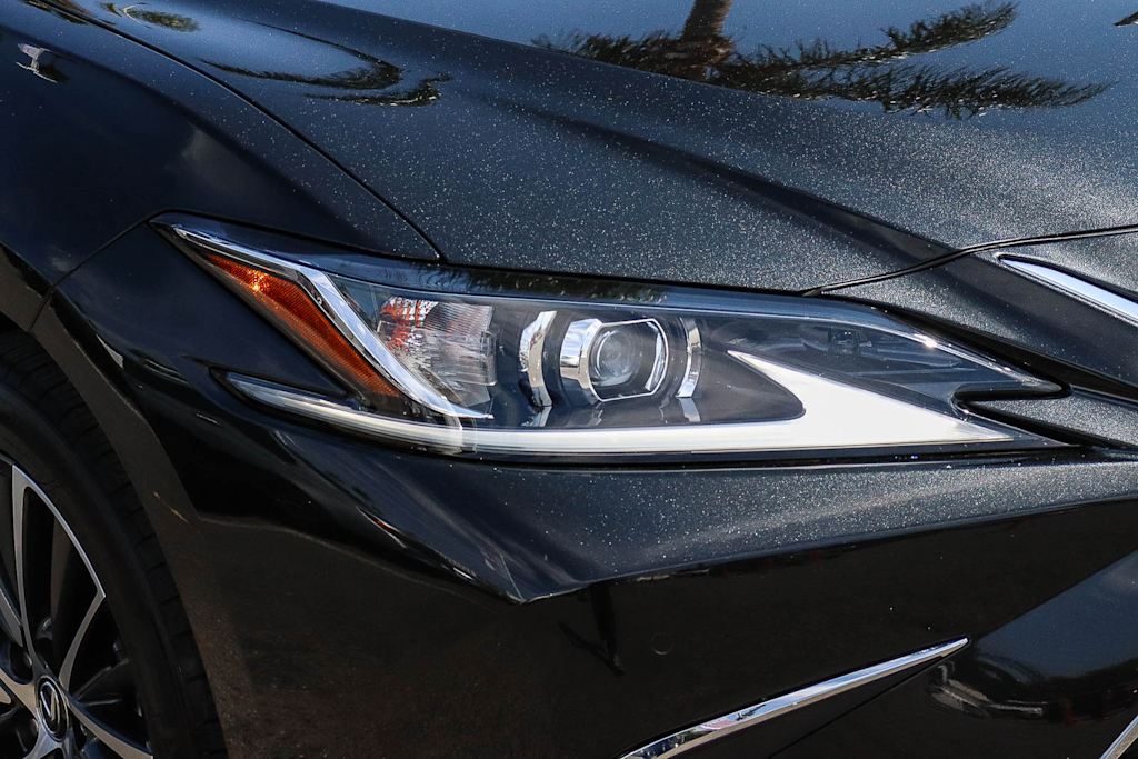 Thumbnail: 2025 Lexus ES - 17