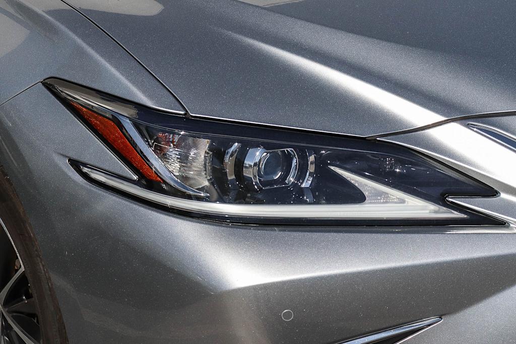 Thumbnail: 2023 Lexus ES - 5