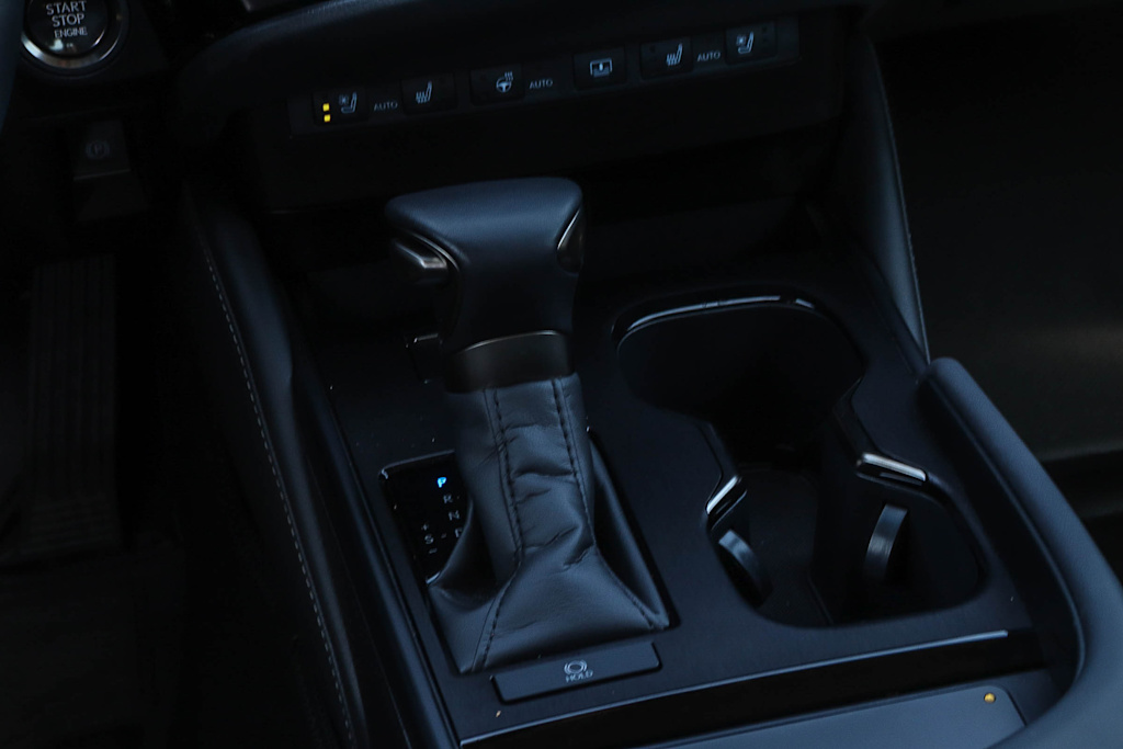Thumbnail: 2025 Lexus ES - 14