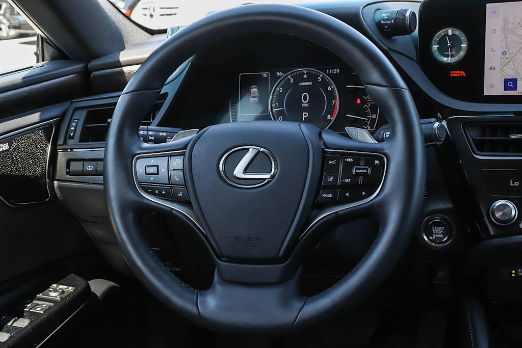 Thumbnail: 2025 Lexus ES - 9