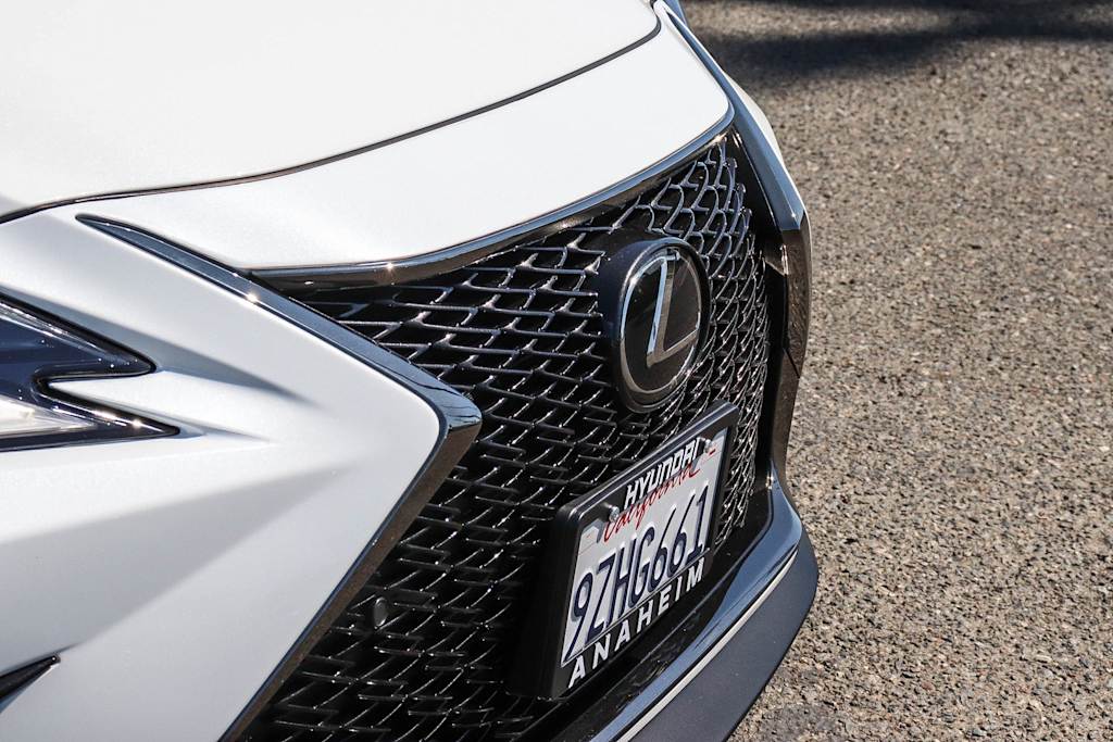 Thumbnail: 2025 Lexus ES - 19