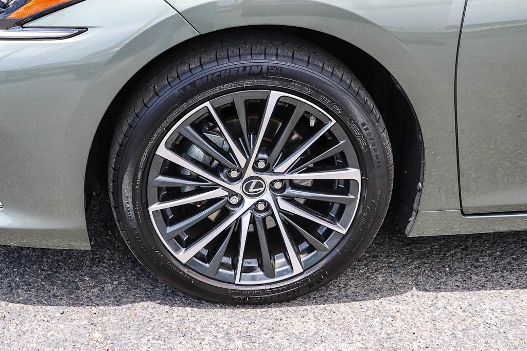 Thumbnail: 2025 Lexus ES - 21