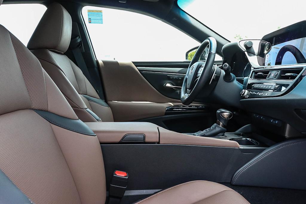 Thumbnail: 2025 Lexus ES - 9