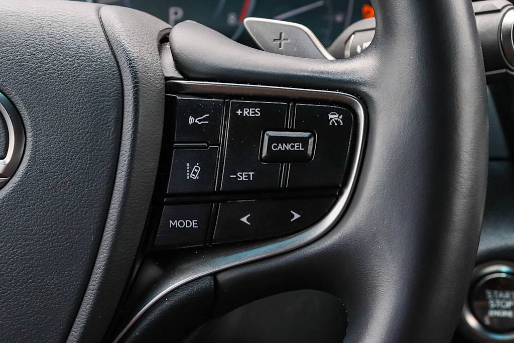 Thumbnail: 2025 Lexus ES - 25