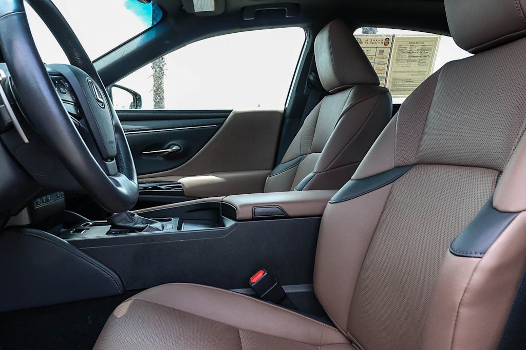 Thumbnail: 2025 Lexus ES - 10