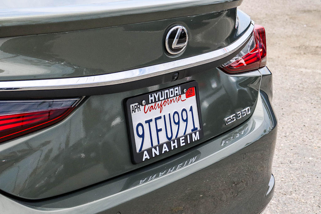 Thumbnail: 2025 Lexus ES - 20