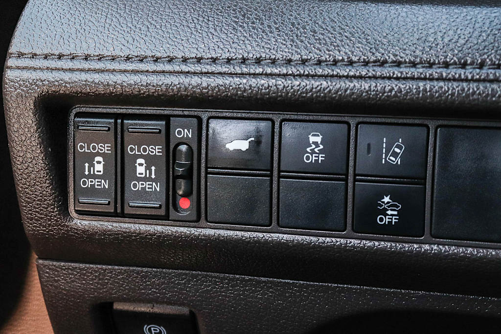 Thumbnail: 2018 Honda Odyssey - 32