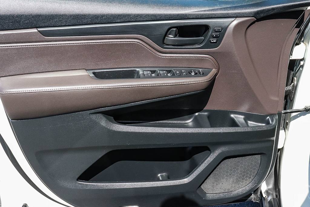 Thumbnail: 2018 Honda Odyssey - 31