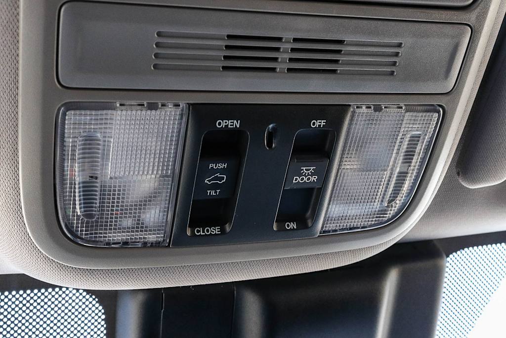 Thumbnail: 2018 Honda Odyssey - 34