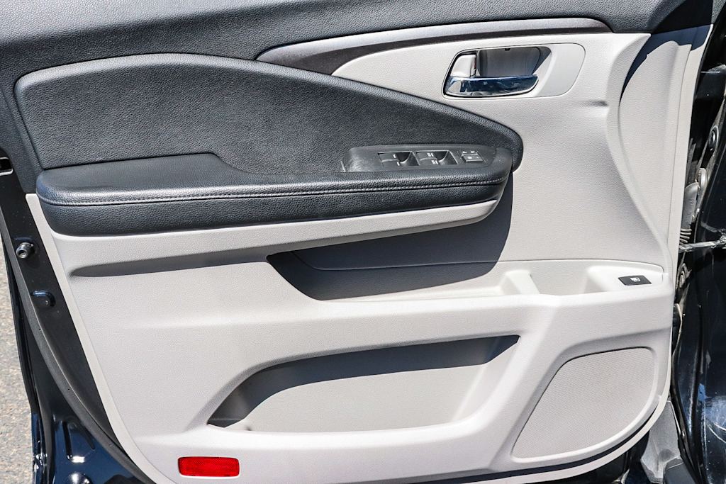 Thumbnail: 2018 Honda Pilot - 30