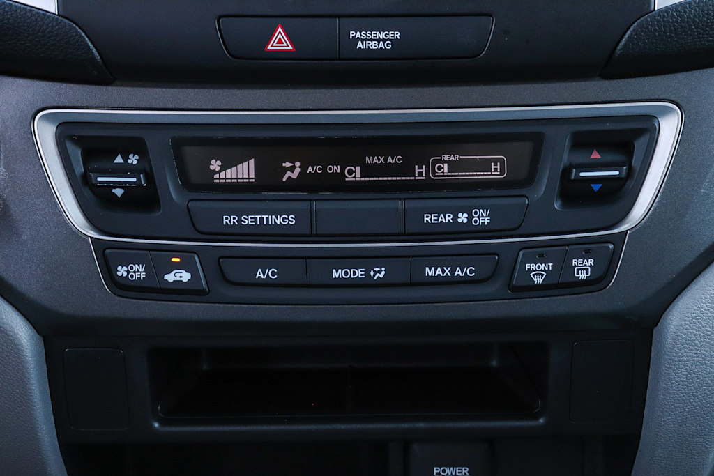 Thumbnail: 2018 Honda Pilot - 24