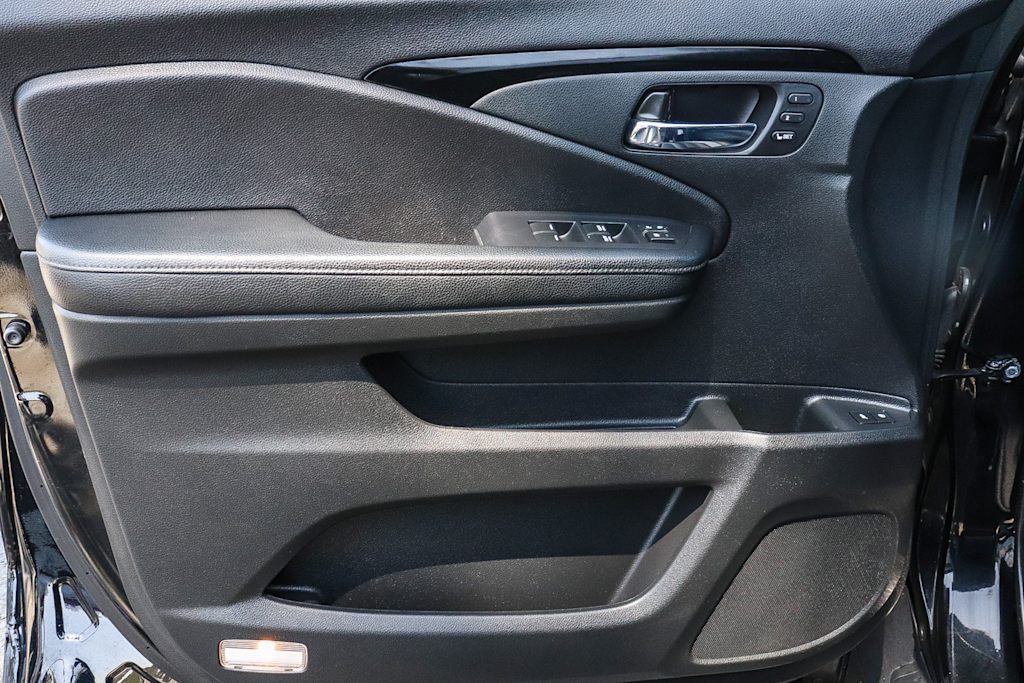 Thumbnail: 2019 Honda Pilot - 33