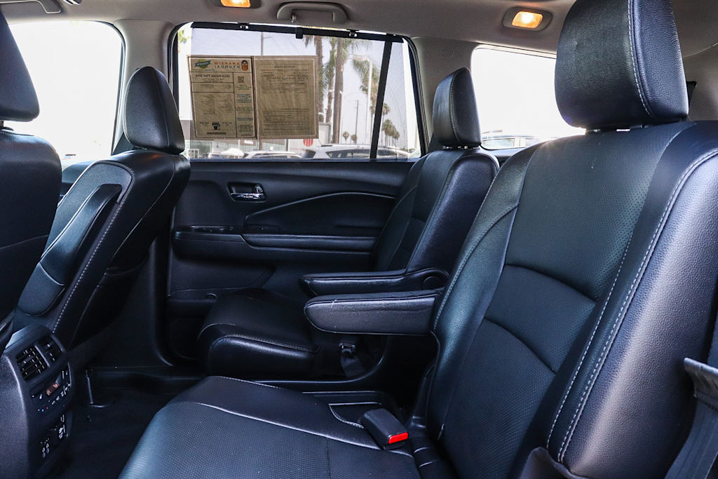 Thumbnail: 2019 Honda Pilot - 12