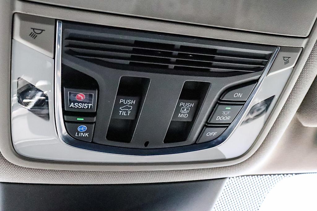 Thumbnail: 2023 Acura MDX - 35