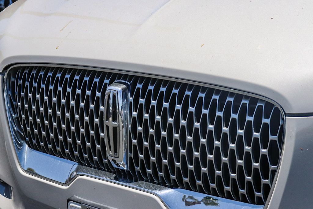 Thumbnail: 2022 Lincoln Aviator - 5