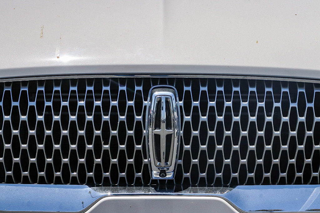 Thumbnail: 2022 Lincoln Aviator - 13