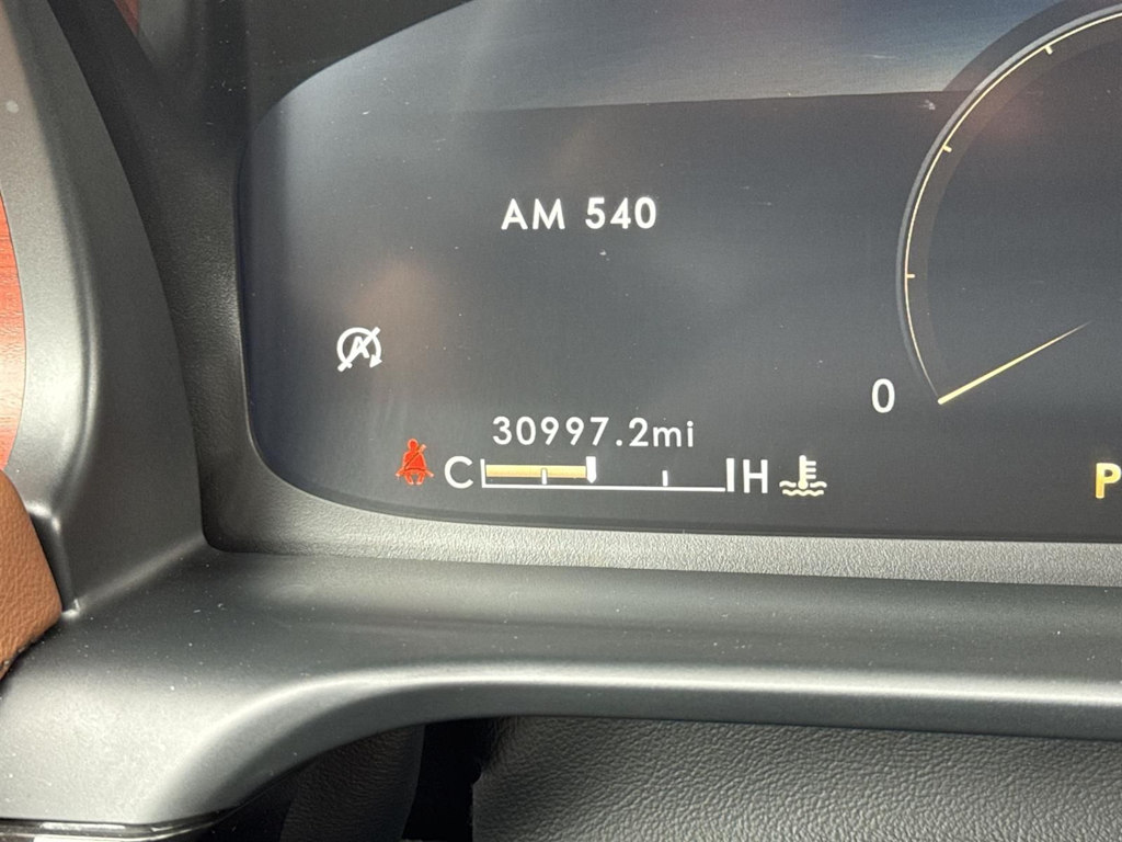 Thumbnail: 2023 Lincoln Aviator - 14