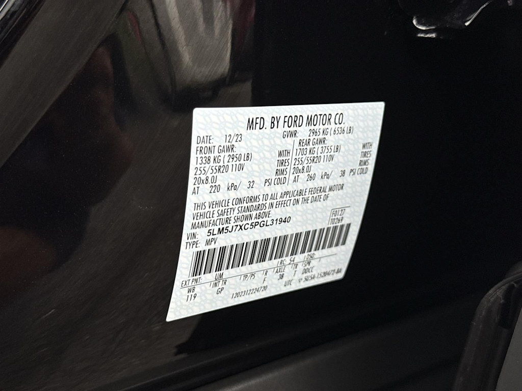 Thumbnail: 2023 Lincoln Aviator - 16