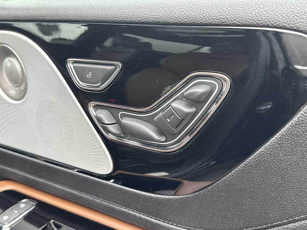 Thumbnail: 2023 Lincoln Aviator - 38