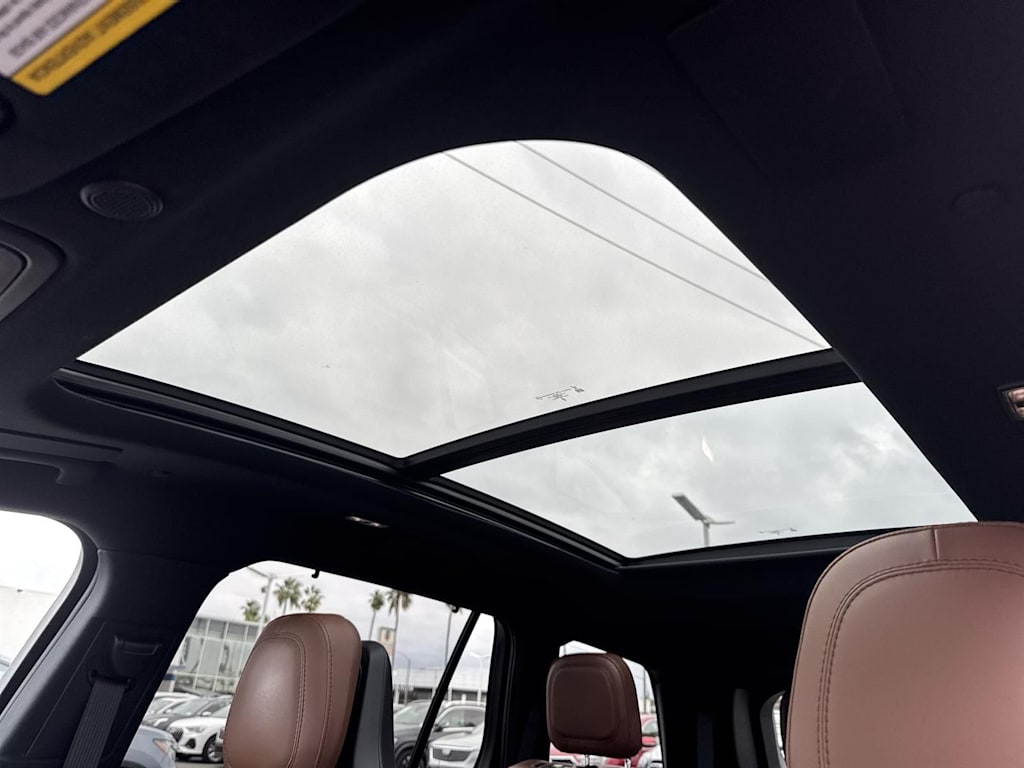 Thumbnail: 2023 Lincoln Aviator - 19