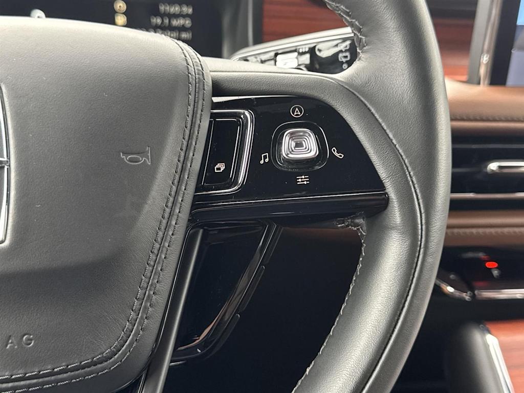 Thumbnail: 2023 Lincoln Aviator - 21