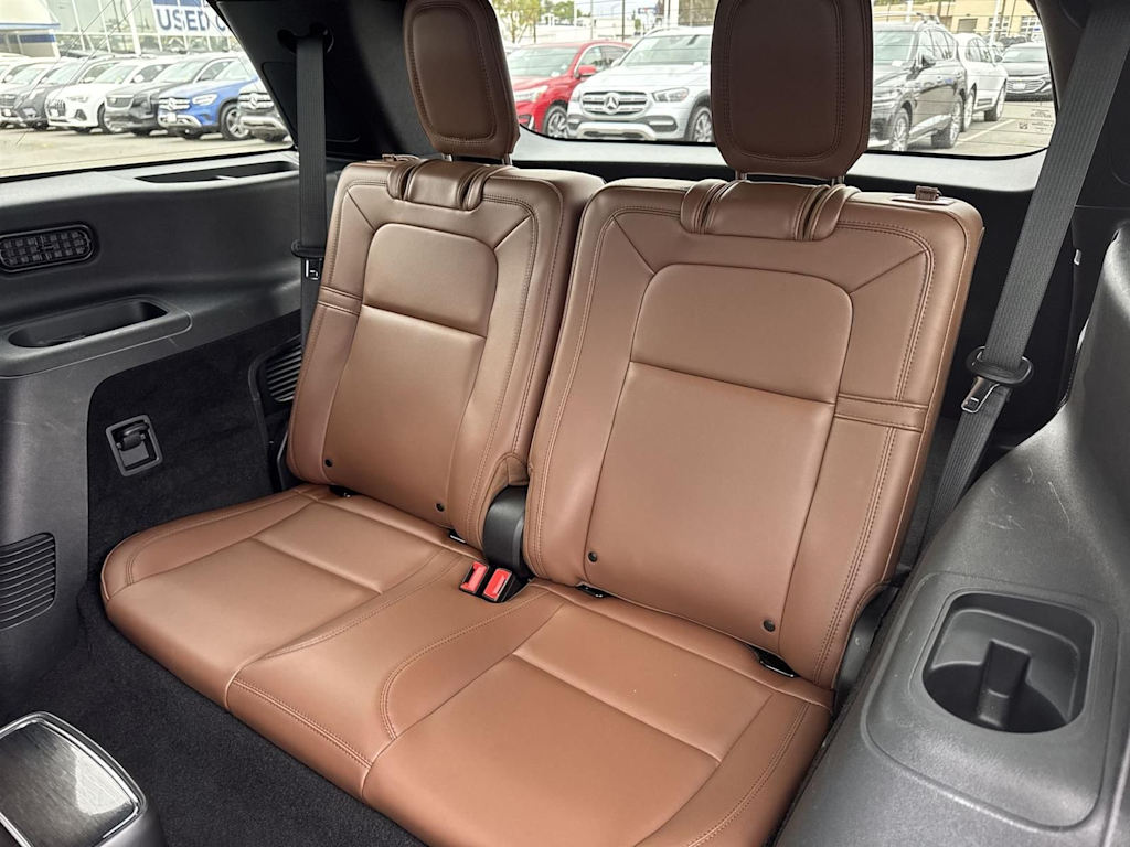 Thumbnail: 2023 Lincoln Aviator - 31