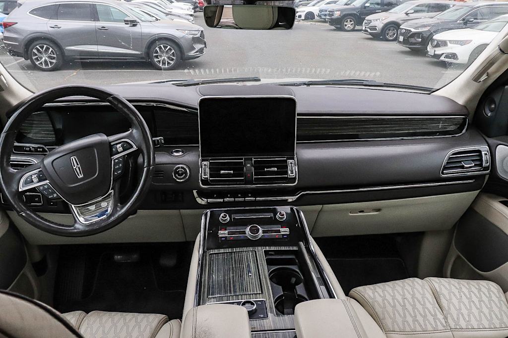 Thumbnail: 2021 Lincoln Navigator L - 2