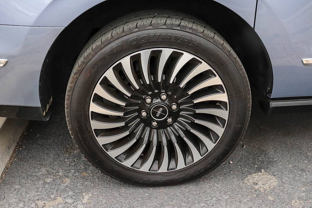 Thumbnail: 2021 Lincoln Navigator L - 20