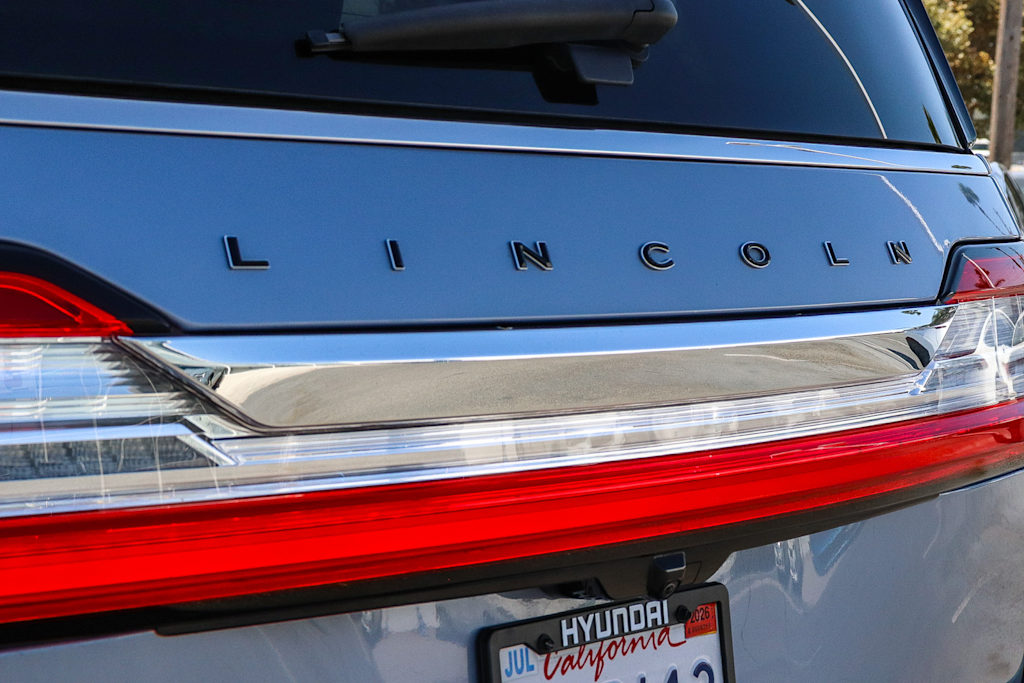 Thumbnail: 2021 Lincoln Navigator L - 21