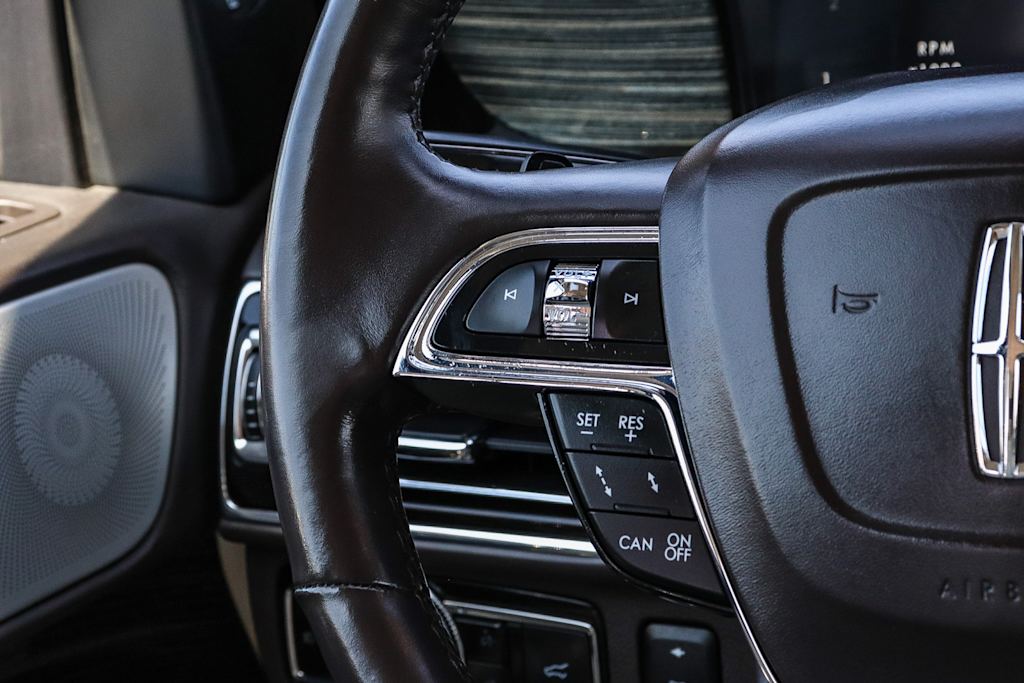 Thumbnail: 2021 Lincoln Navigator L - 26