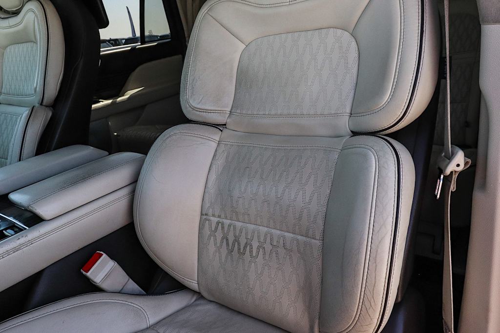 Thumbnail: 2021 Lincoln Navigator L - 40