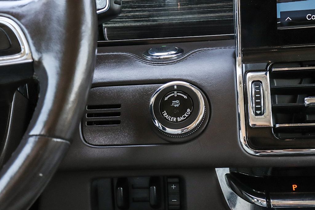 Thumbnail: 2021 Lincoln Navigator L - 29