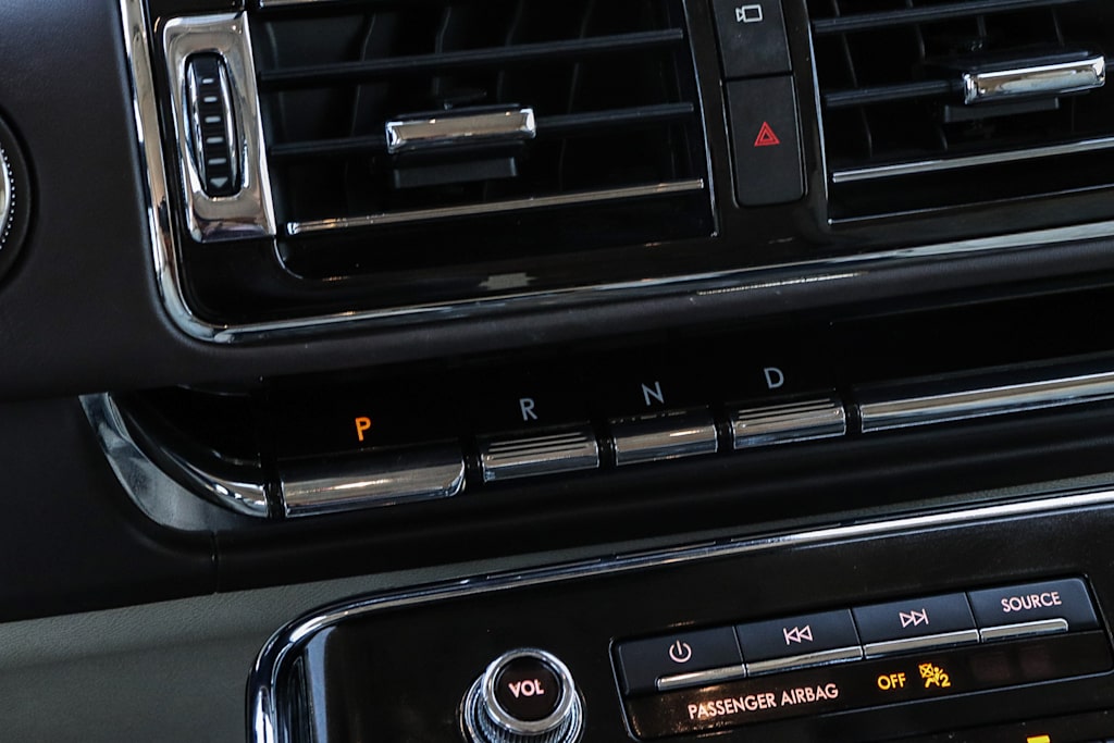 Thumbnail: 2021 Lincoln Navigator L - 28