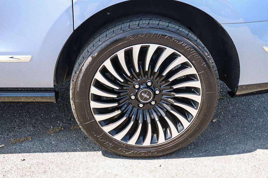 Thumbnail: 2021 Lincoln Navigator L - 7