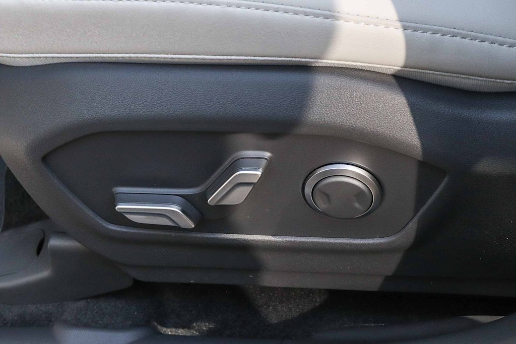 Thumbnail: 2027 Hyundai Santa Fe - 27