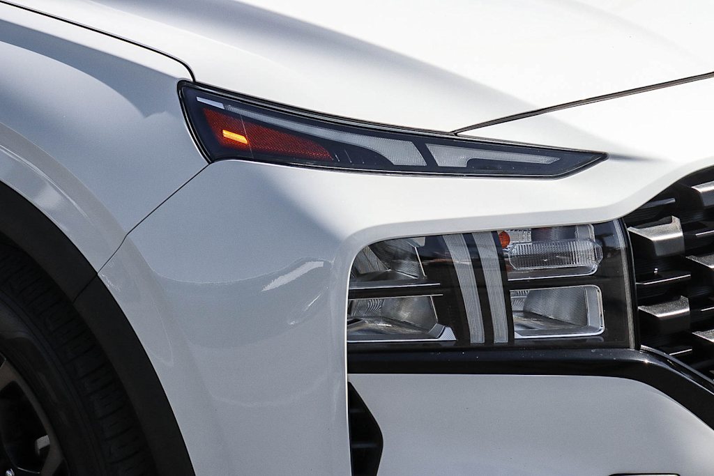 Thumbnail: 2023 Hyundai Santa Fe - 16