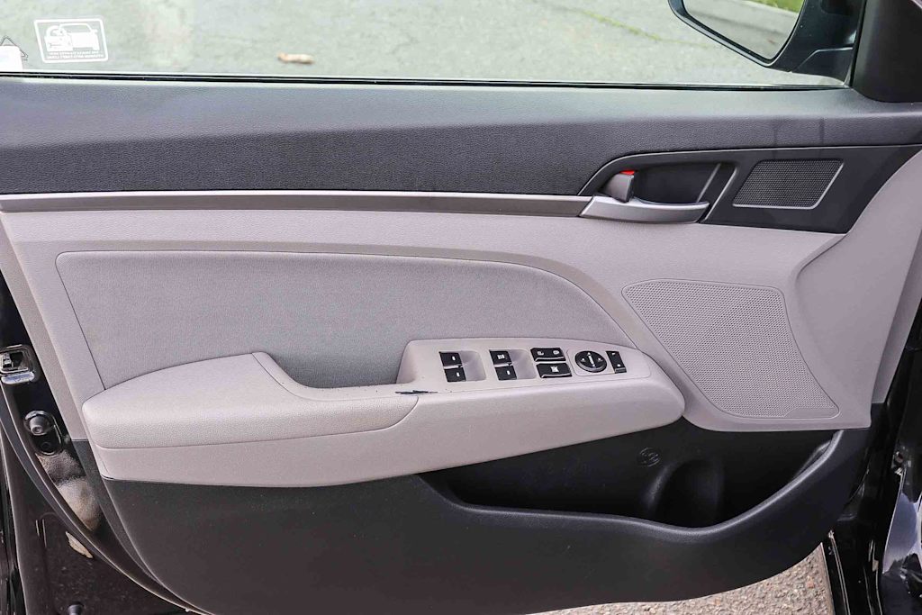 Thumbnail: 2017 Hyundai Elantra - 23