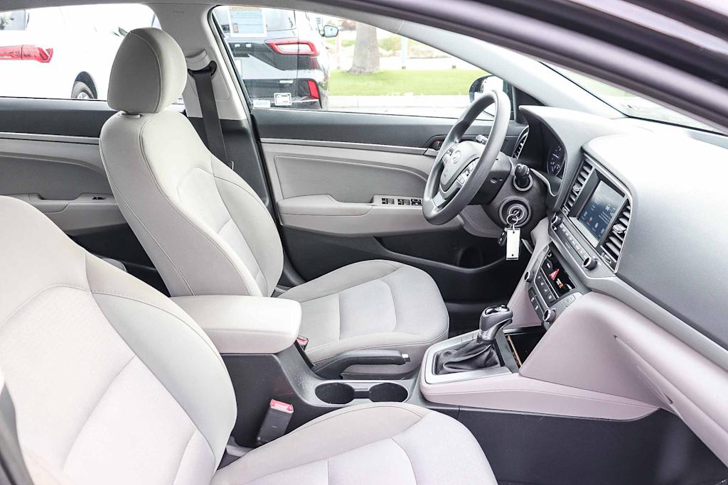 Thumbnail: 2017 Hyundai Elantra - 10