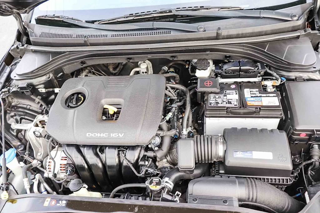 Thumbnail: 2017 Hyundai Elantra - 8