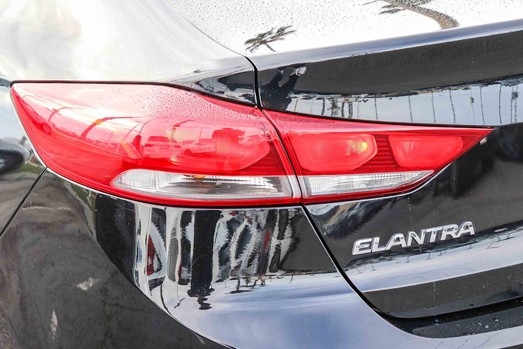 Thumbnail: 2017 Hyundai Elantra - 19