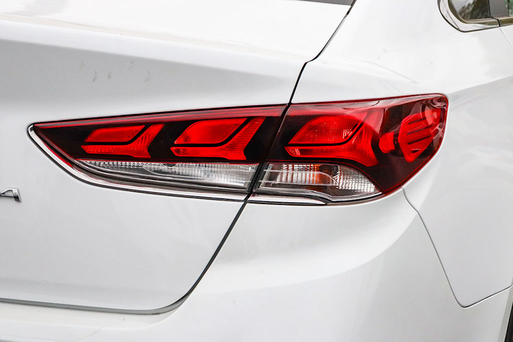 Thumbnail: 2018 Hyundai Sonata - 16