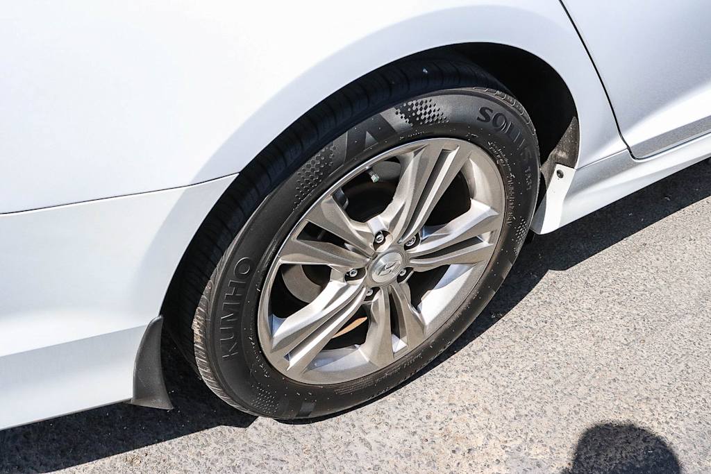 Thumbnail: 2019 Hyundai Sonata - 17
