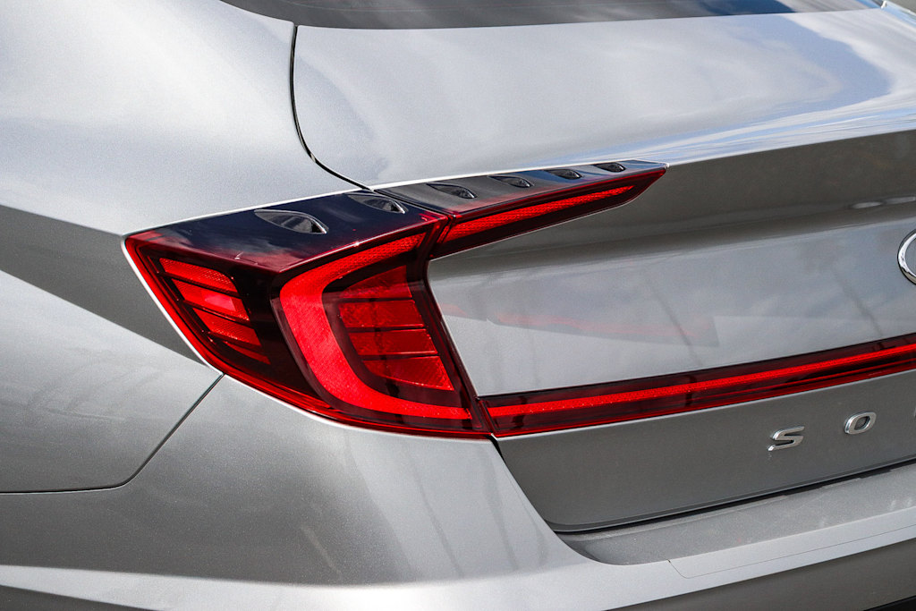 Thumbnail: 2021 Hyundai Sonata - 20