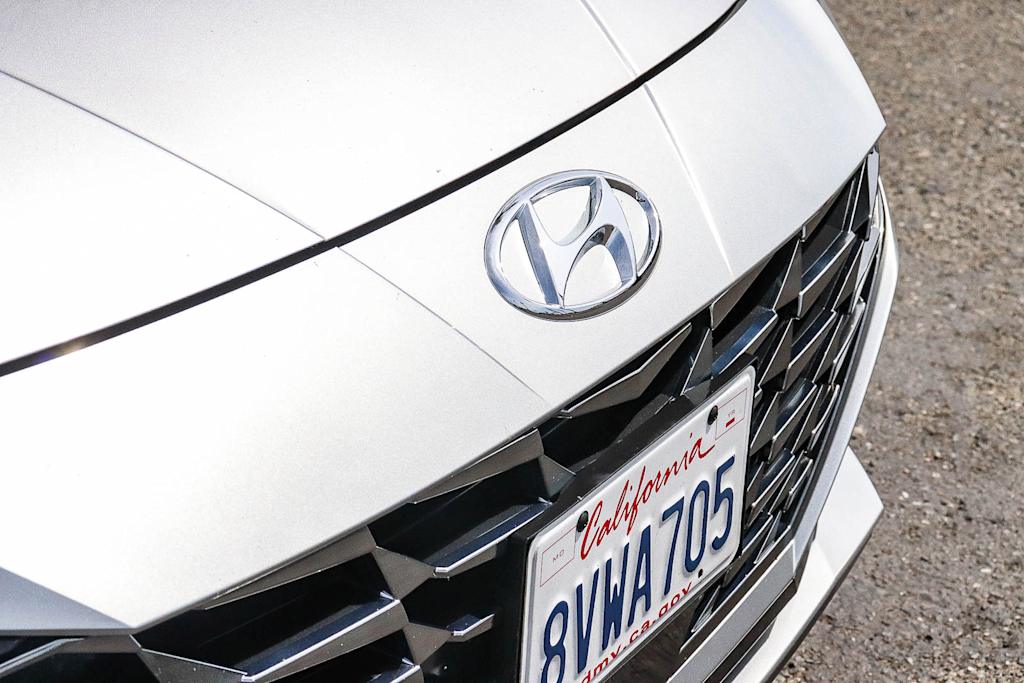 Thumbnail: 2021 Hyundai Elantra - 18